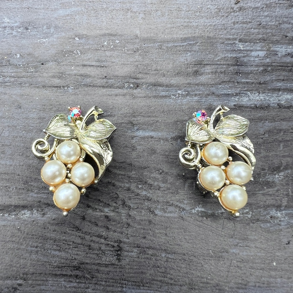 Vintage Clip On Earrings